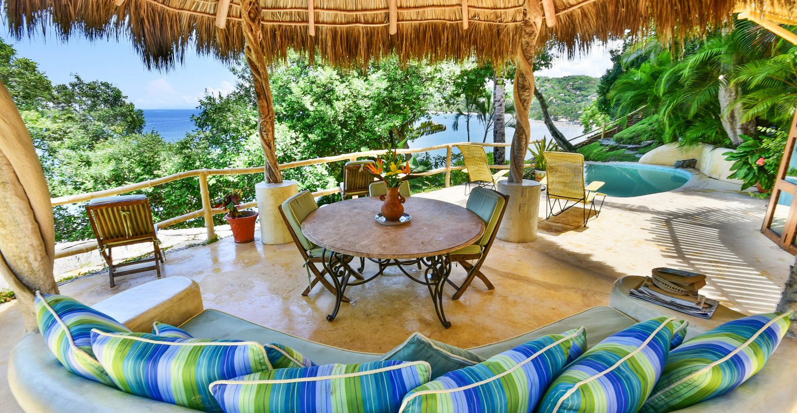 amor-boutique-hotel-villa-la-paz-ocean-view-seating-area