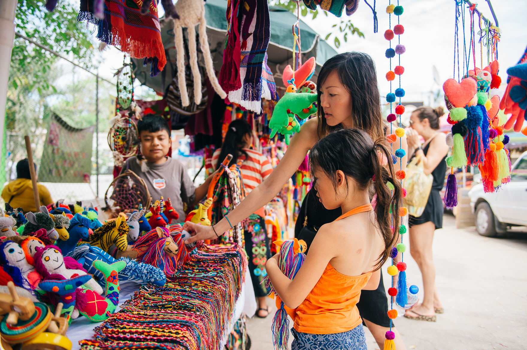 amor-boutique-hotel-mom-daughter-shopping-safe-sayulita-mexico