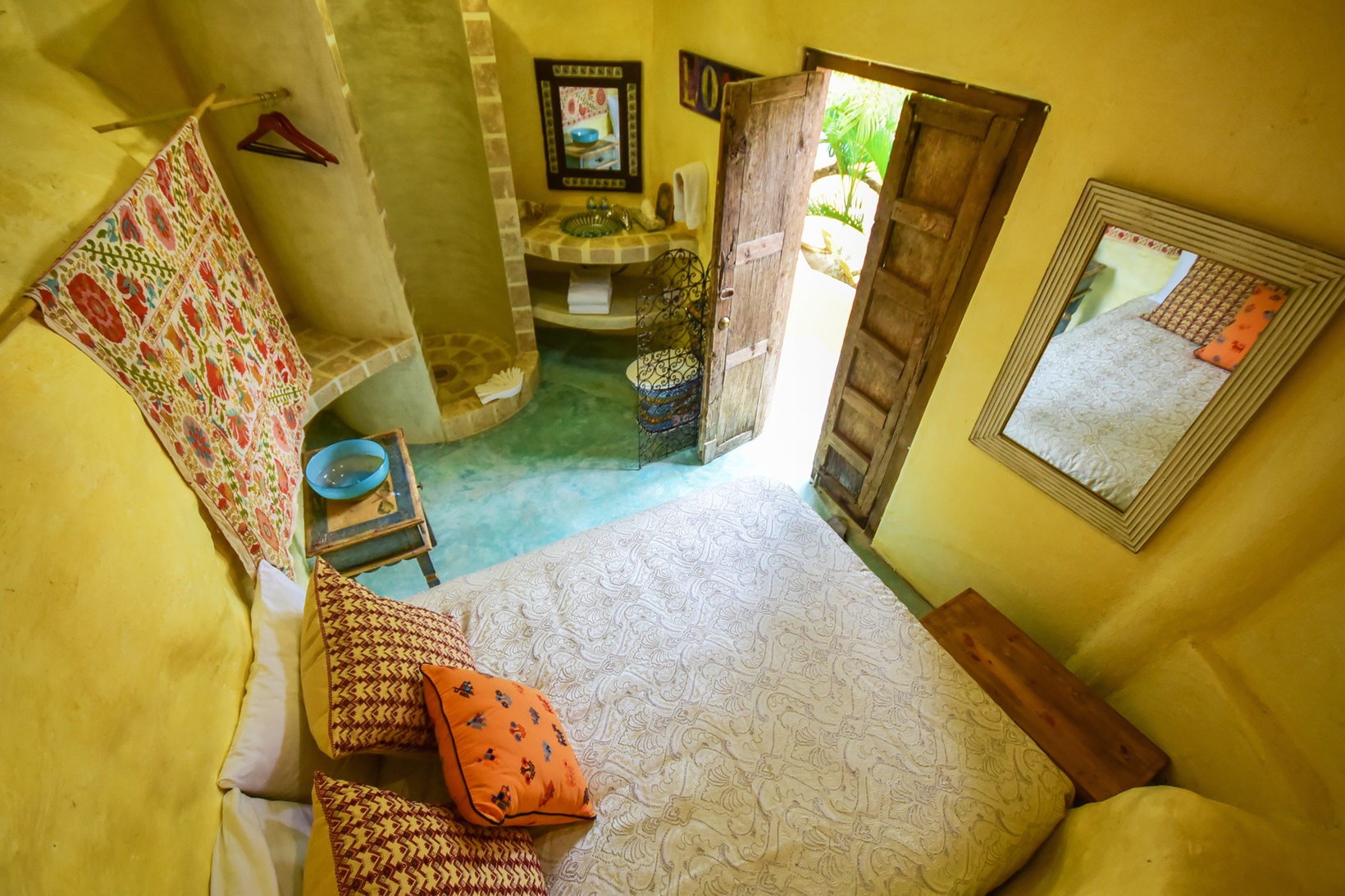 El Estudio at Amor Boutique Hotel is an affordable and charming one bedroom in Sayulita Mexico.