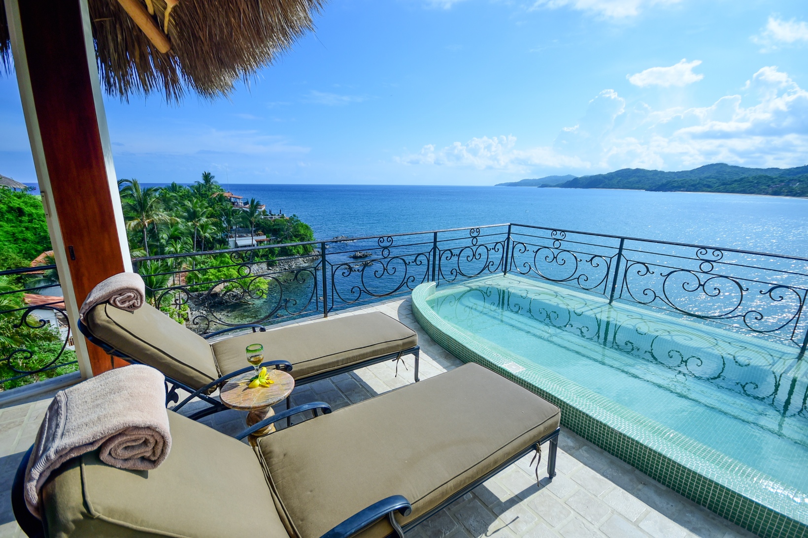 amor-boutique-hotel-villa-romance-ocean-view-pool