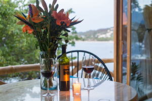 9-amor-boutique-hotel-in-sayulita-la-costa-wine-glasses-ocean-view