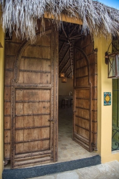 amor-boutique-hotel-besito-dulce-antique-wood-doors