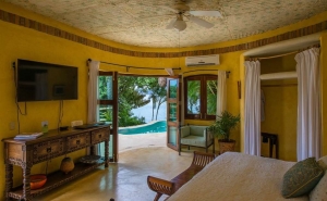 amor-boutique-hotel-la-paz-master-bedroom-ocean-view