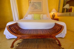 amor-boutique-hotel-la-paz-oceanview-master-bedroom-bed