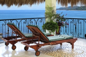 amor-boutique-hotel-sayulita-villa-bonita-beach-chairs-oceanfront