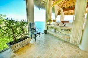 amor-boutique-hotel-villa-romance-ocean-view-master-bathroom