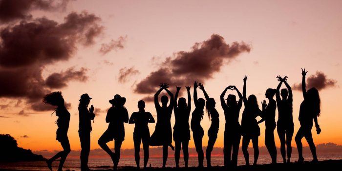 amor-boutique-hotel-yoga-retreat-group-silhouette-sunset