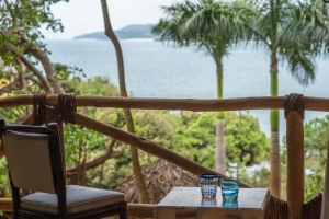 amor-boutique-hotel-villa-manana-ocean-view-balcony-seating
