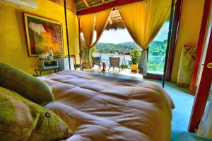 amor-boutique-hotel-villa-mi-primer-beso-sayulita-ocean-view-bed-king-size